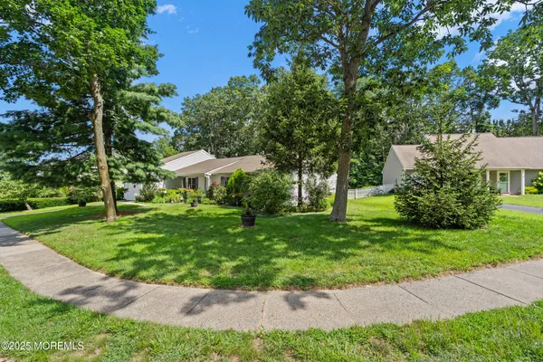 $599,900 | 7 Lamp Post Court, Howell, NJ 07731
