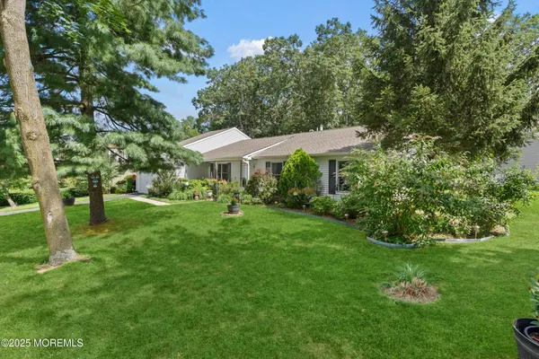 $599,900 | 7 Lamp Post Court, Howell, NJ 07731