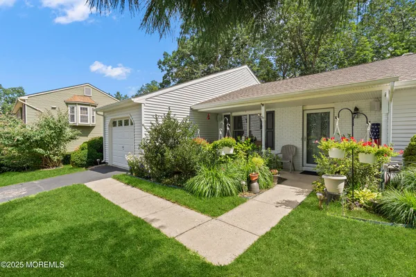 $599,900 | 7 Lamp Post Court, Howell, NJ 07731