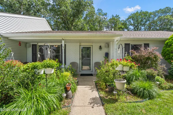 $599,900 | 7 Lamp Post Court, Howell, NJ 07731