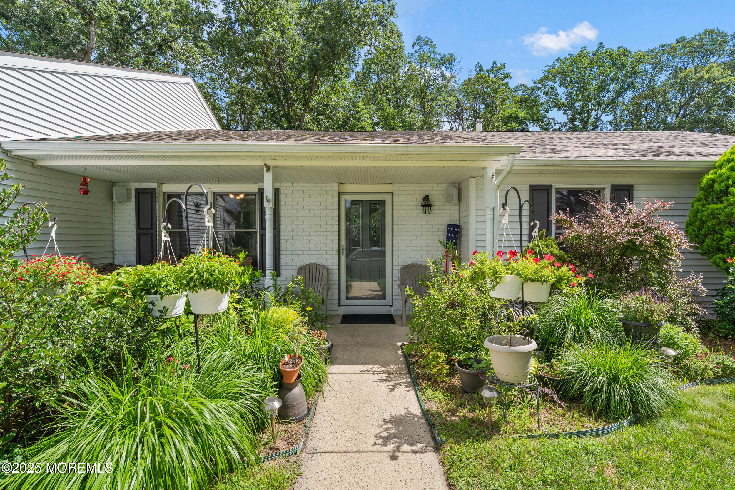 7 Lamp Post Court Howell, NJ 07731 - Photo 6 of 28 017