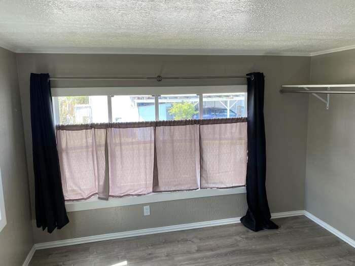 414 Stevens Road, Unit 33 Eagle Point, OR 97524 - Photo 5 of 11 Room 1