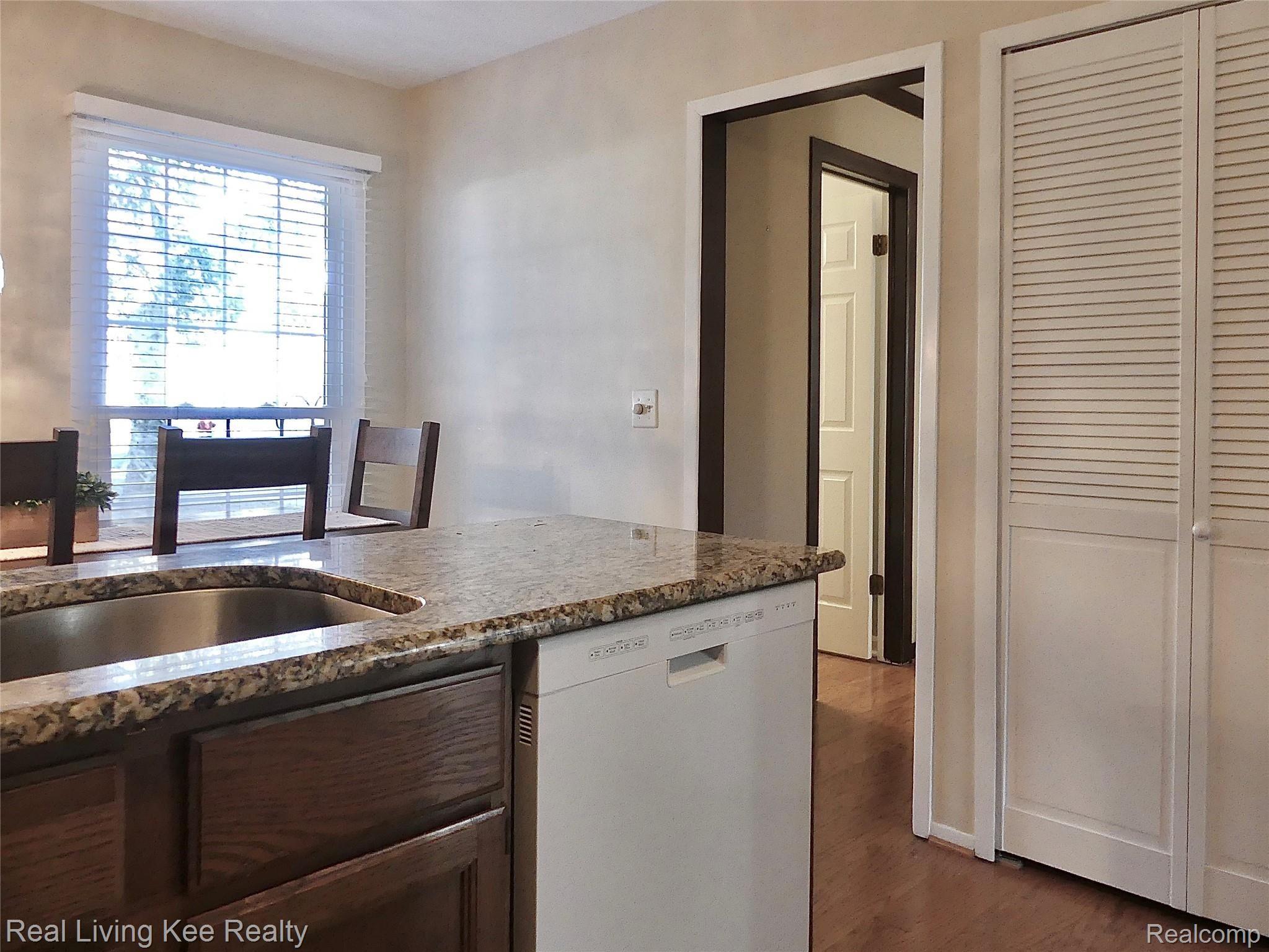 1326 Brook Lane Rochester, MI 48306 - Photo 22 of 47 B94206BF-B74A-45BC-A435-89518A813E5C.jpeg