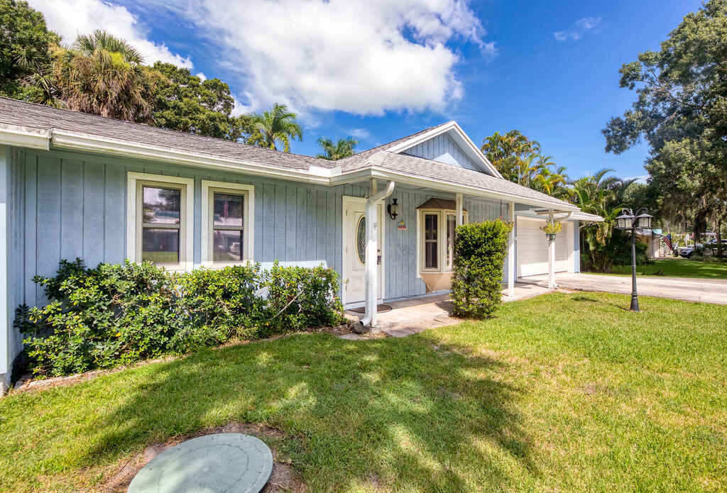 6856 Southwest Chase Court Stuart, FL 34997 - Photo 4 of 45 Exterior