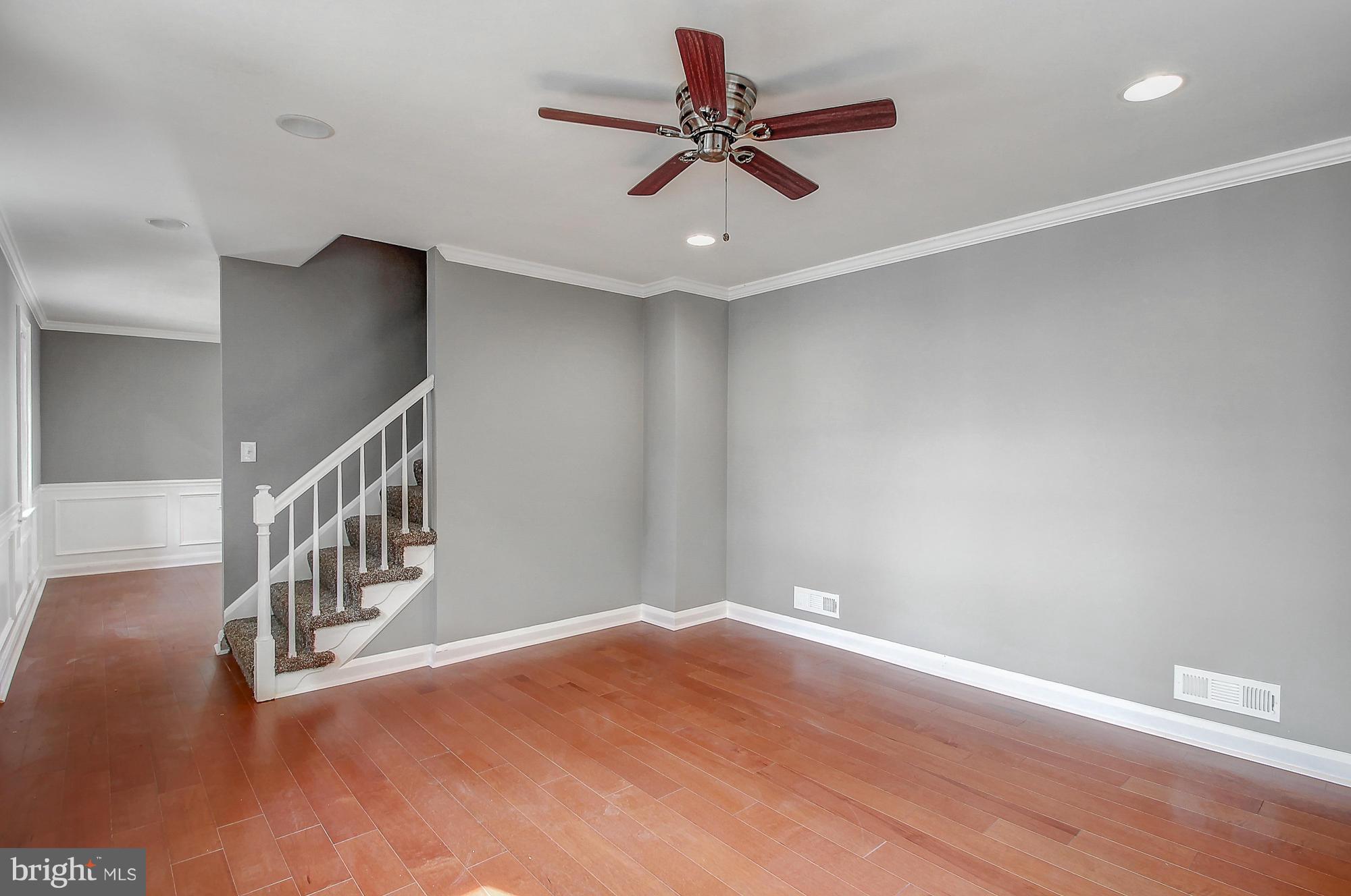 4227 Harcourt Road Baltimore, MD 21214 - Photo 3 of 30 Living Room
