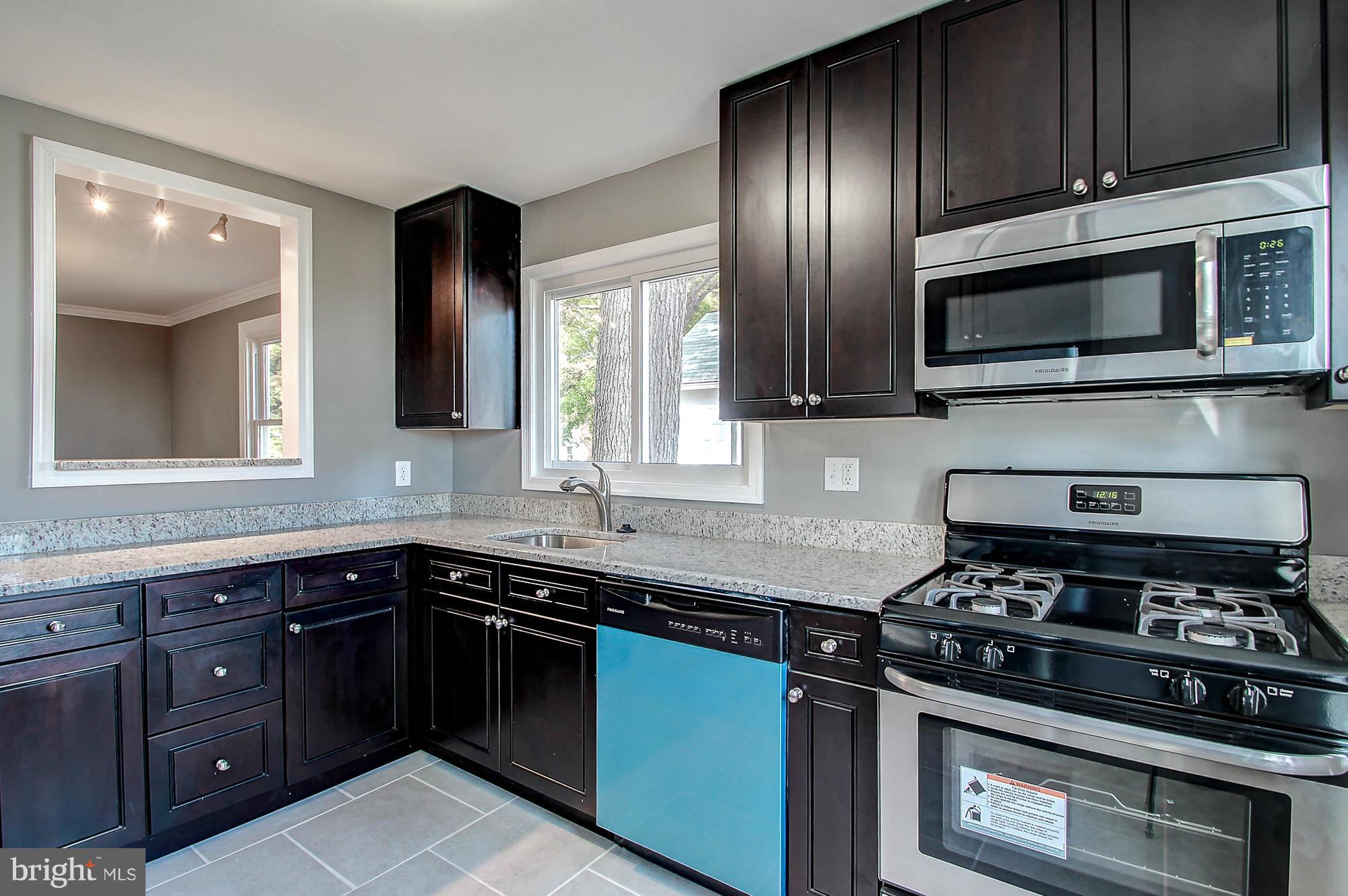 4227 Harcourt Road Baltimore, MD 21214 - Photo 10 of 30 Kitchen