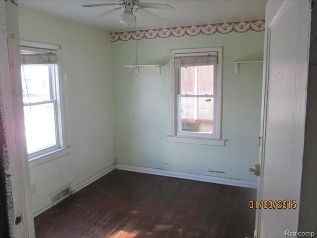 8041 Sterling Street Center Line, MI 48015 - Photo 2 of 6