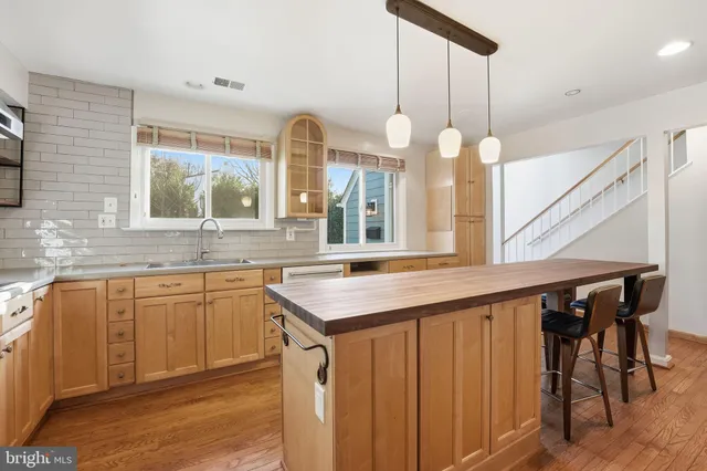 $3,600 | 1528 Goldenrain Court, Reston, VA 20190