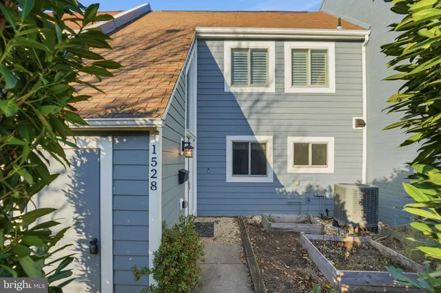 $3,600 | 1528 Goldenrain Court, Reston, VA 20190