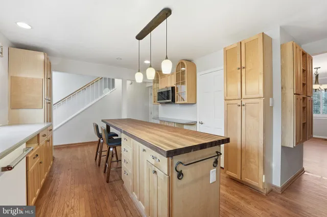 $3,600 | 1528 Goldenrain Court, Reston, VA 20190