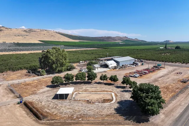 $980,000 | 23667 East Dinuba Avenue, Dinuba, CA 93618