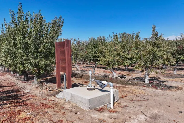 $980,000 | 23667 East Dinuba Avenue, Dinuba, CA 93618