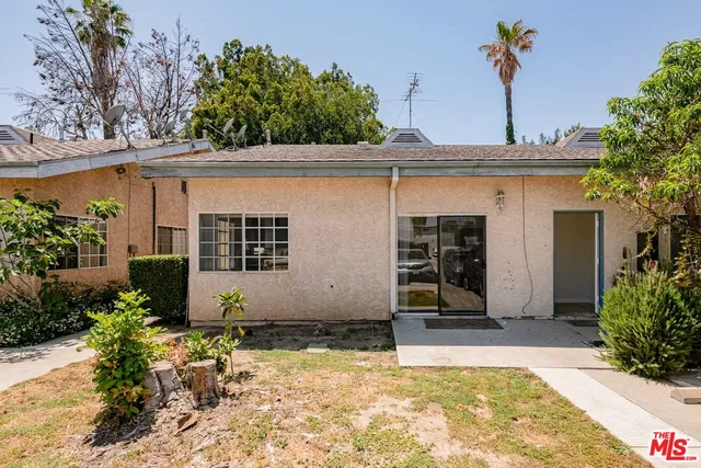 $2,795 | 6941 Hazeltine Avenue, Van Nuys, CA 91405
