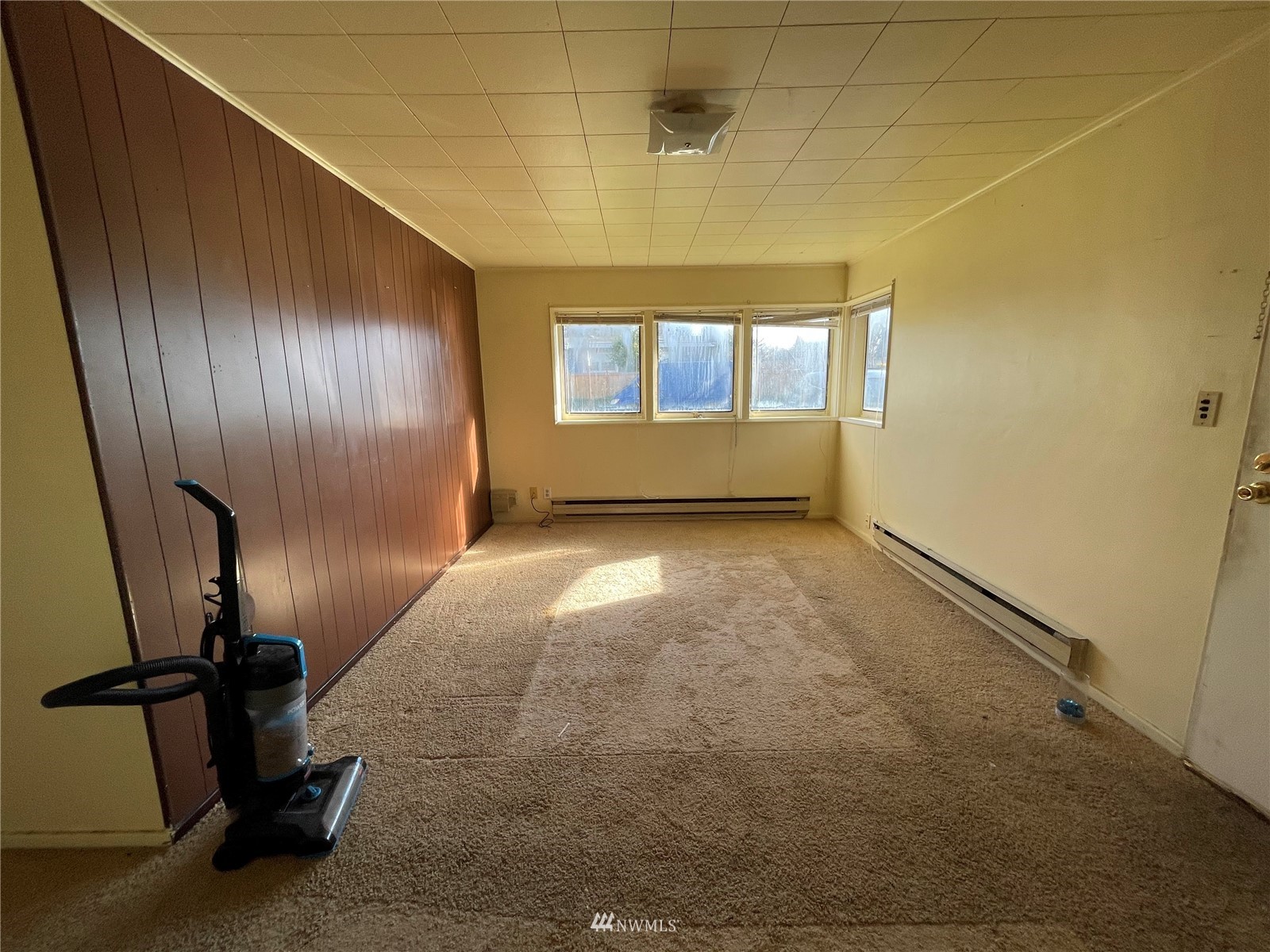 751 Camas Avenue Northeast Renton, WA 98056 - Photo 3 of 4 a view of an empty room