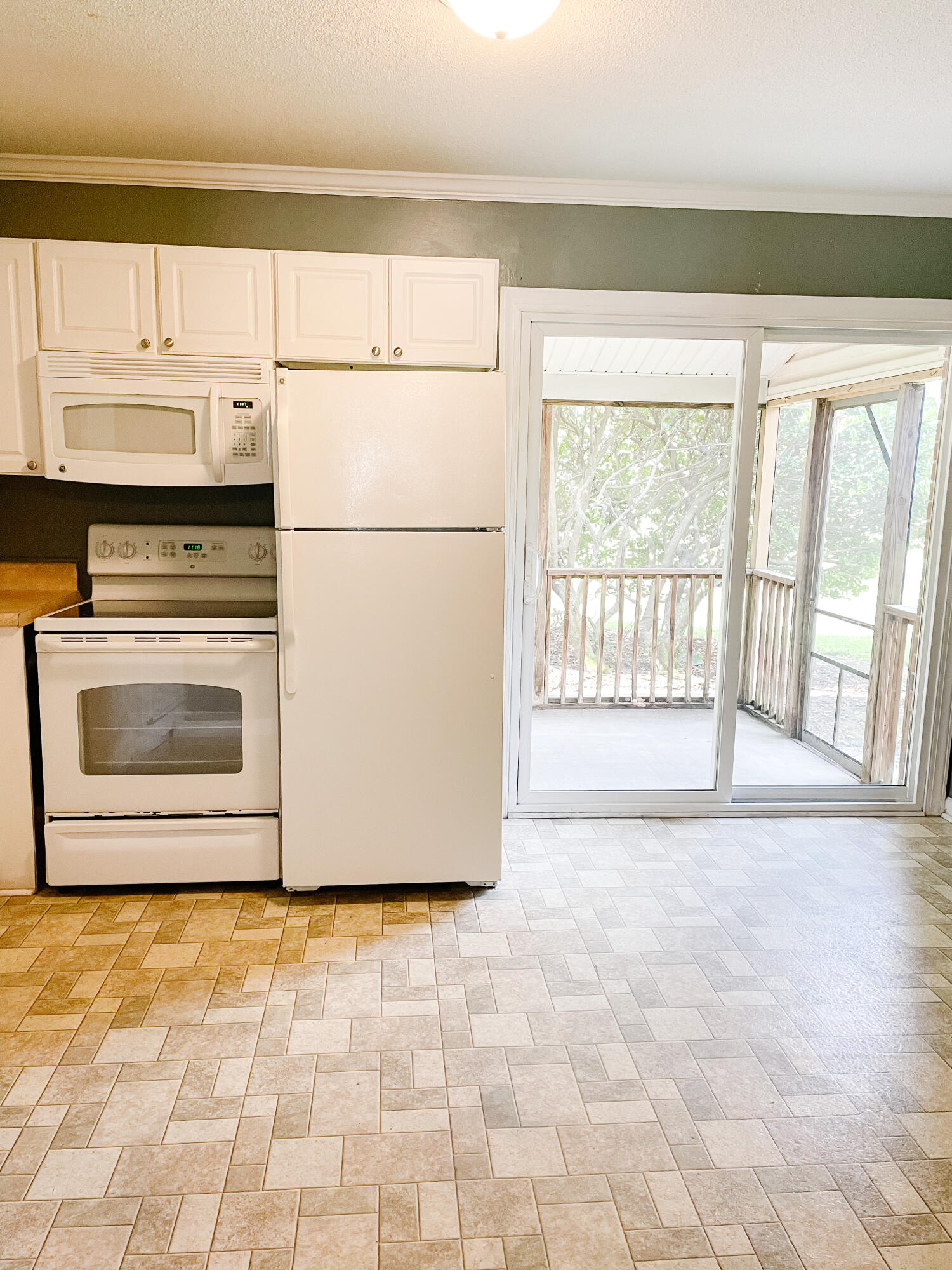 1852 Mepkin Road, Unit F10 Charleston, SC 29407 - Photo 6 of 19 Photo Oct 01, 11 19 11 AM
