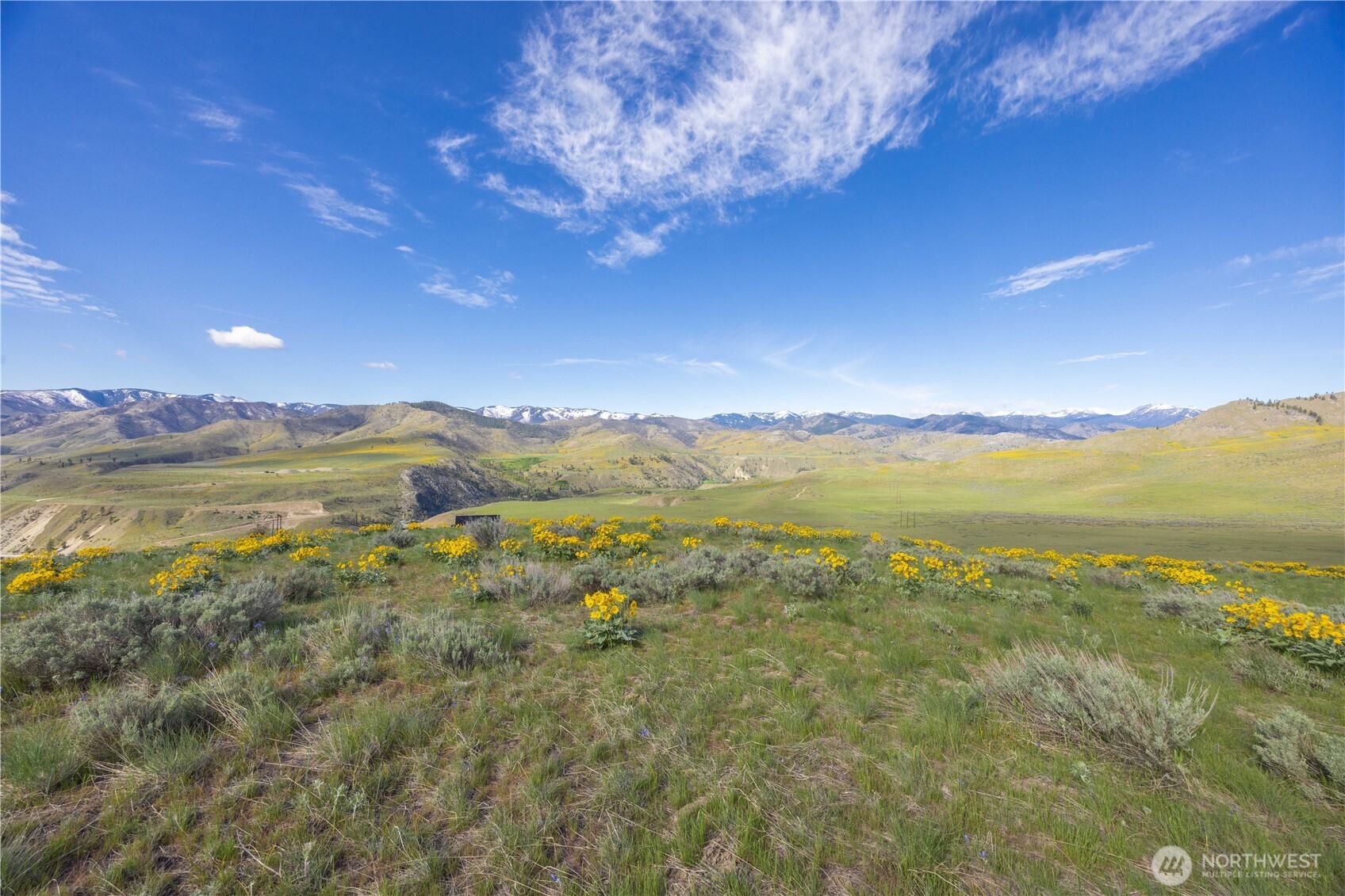 1 Terrace View Methow, WA 98834 - Photo 4 of 29 a view of an ocean and a mountain
