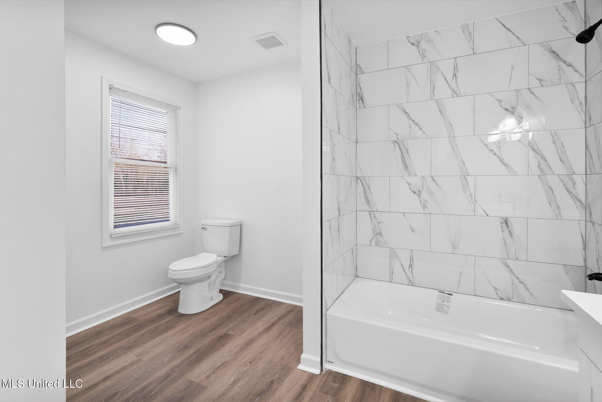 390 Victoria Road Byhalia, MS 38611 - Photo 22 of 41 19-web-or-mls-390 Victoria Rd-18