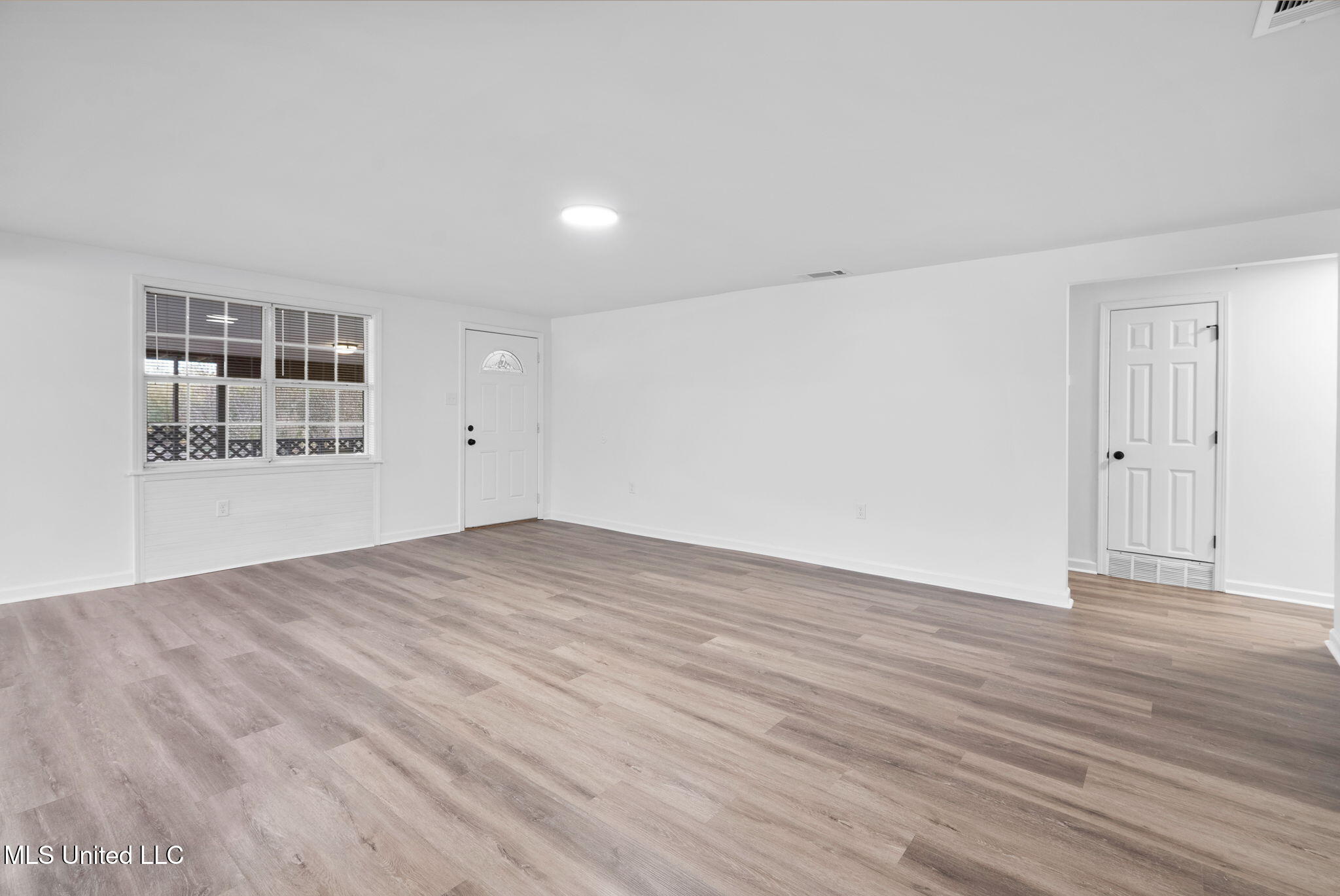 390 Victoria Road Byhalia, MS 38611 - Photo 7 of 41 8-web-or-mls-390 Victoria Rd-07