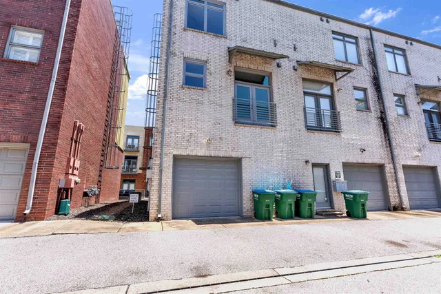 $275,000 | 621 Denmark Drive, Unit 201, Memphis, TN 38103