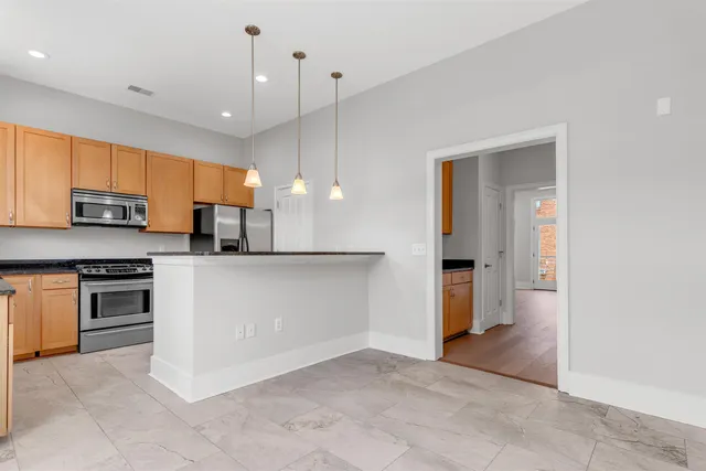 $275,000 | 621 Denmark Drive, Unit 201, Memphis, TN 38103