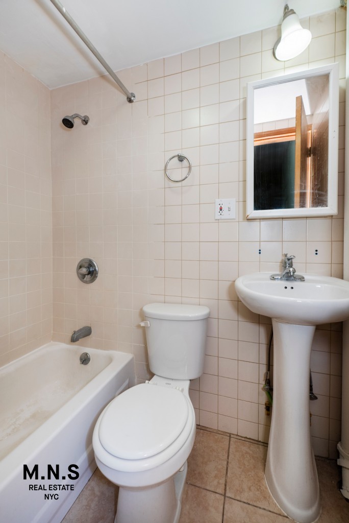 24 Mott Street, Unit 5 Manhattan, NY 10013 - Photo 6 of 7