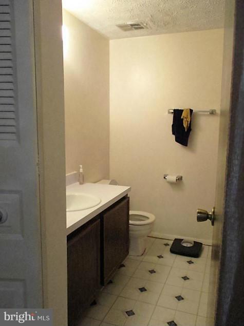 6238 Hillside Road Springfield, VA 22152 - Photo 9 of 17 Bath