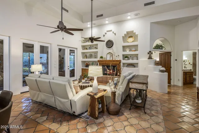 $2,495,000 | 8400 East Dixileta Drive, Unit 147, Scottsdale, AZ 85266