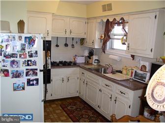 3422 Primrose Road Philadelphia, PA 19114 - Photo 3 of 9 Kitchen
