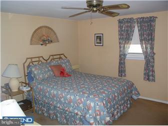 3422 Primrose Road Philadelphia, PA 19114 - Photo 6 of 9 Bedroom - Main