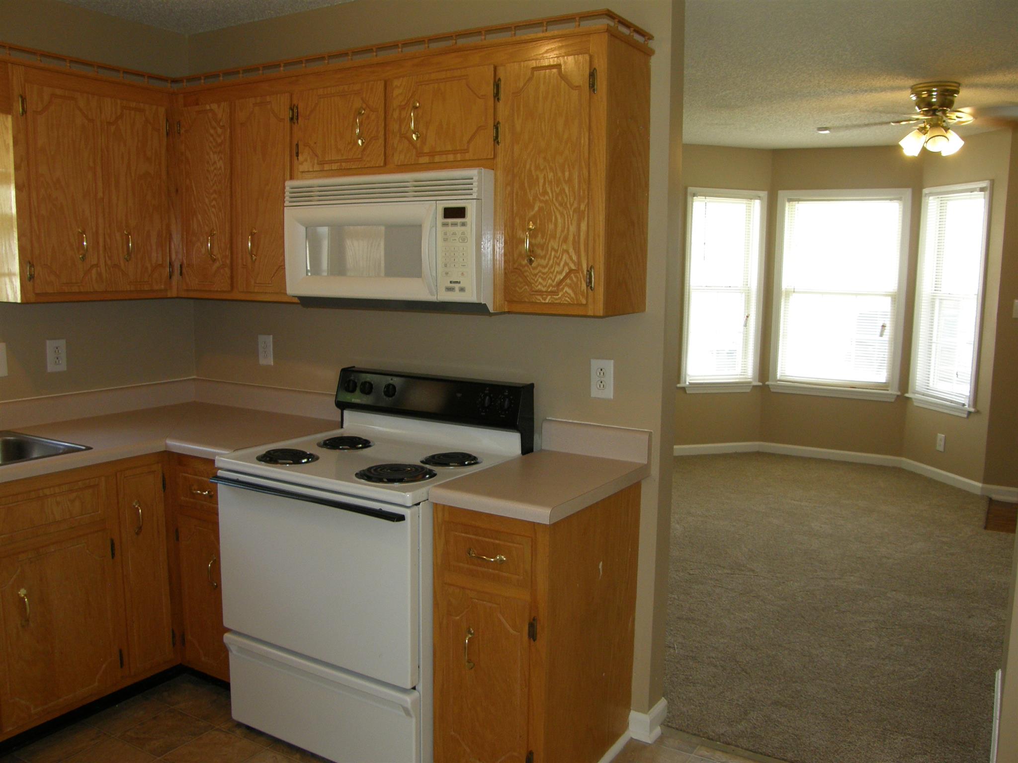 1051 Shadow Ridge Avenue Oak Grove, KY 42262 - Photo 8 of 20 a utility room with dryer and washer