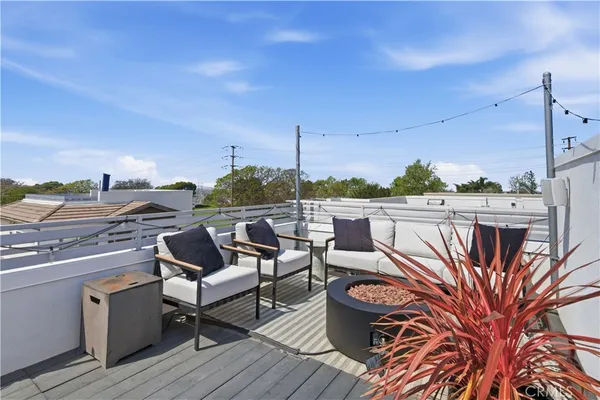 $1,699,000 | 2112 Tidewater Circle, Costa Mesa, CA 92627