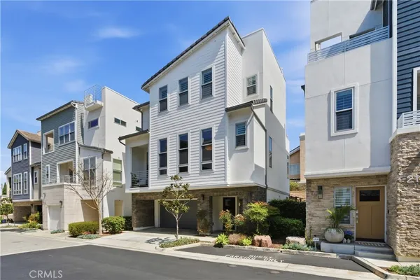 $1,699,000 | 2112 Tidewater Circle, Costa Mesa, CA 92627
