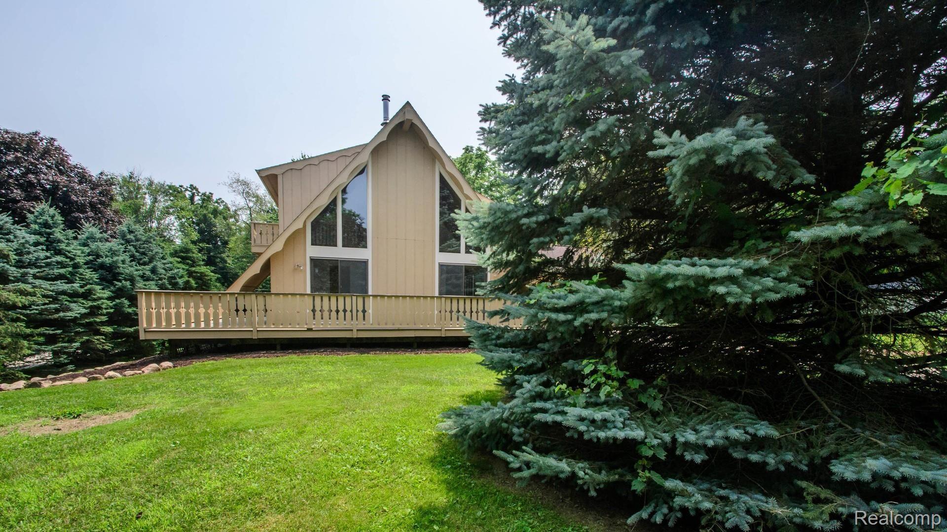 3949 West Schafer Road Pinckney, MI 48169 - Photo 4 of 59 003_56.jpg