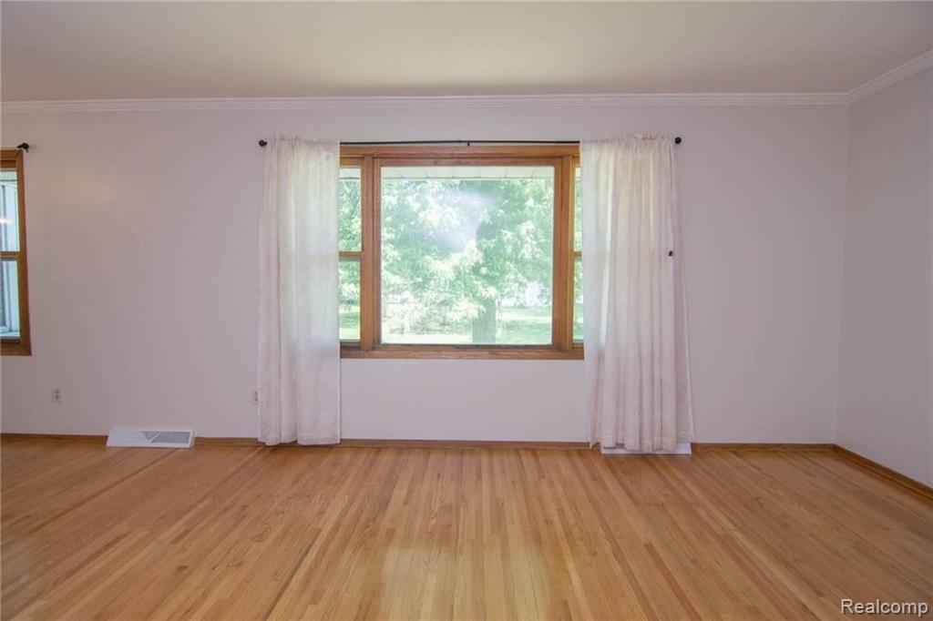 11434 Grafton Road Carleton, MI 48117 - Photo 7 of 50