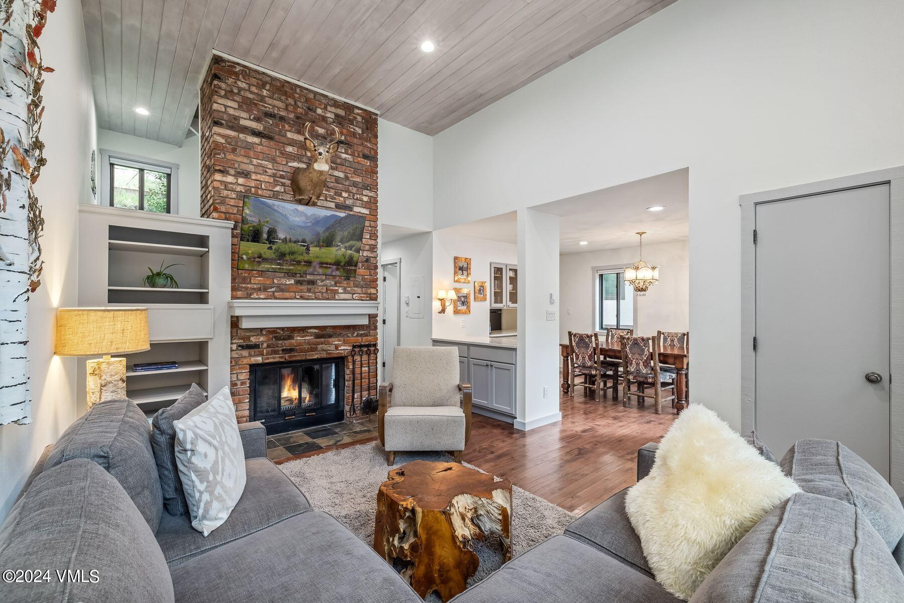 4770 Big Horn Road, Unit H4 Vail, CO 81657 - Photo 7 of 38 Living Room