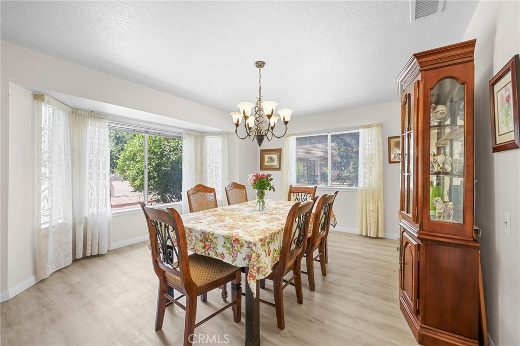 1657 Southport Drive Riverside, CA 92506 - Photo 10 of 41 FORMAL DINNING ROOM