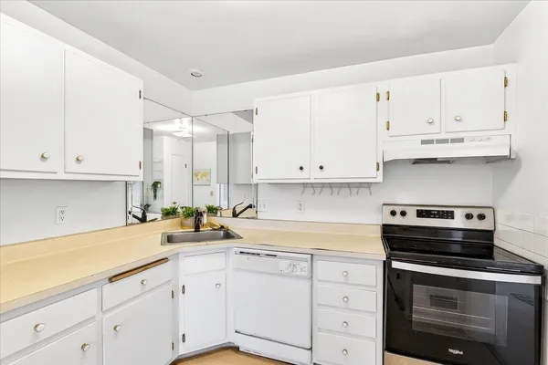 $270,000 | 4514 Hammersley Road, Unit 5, Madison, WI 53711