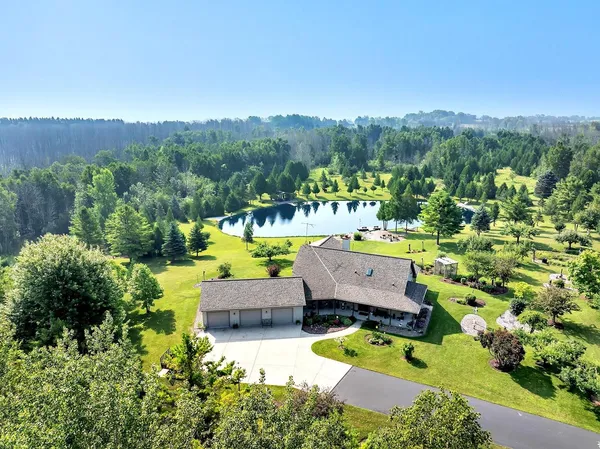 $849,900 | E6023 10th Road, Algoma, WI 54201