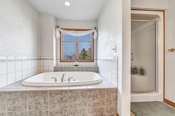 $849,900 | E6023 10th Road, Algoma, WI 54201