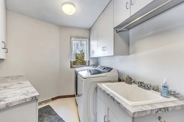 $849,900 | E6023 10th Road, Algoma, WI 54201