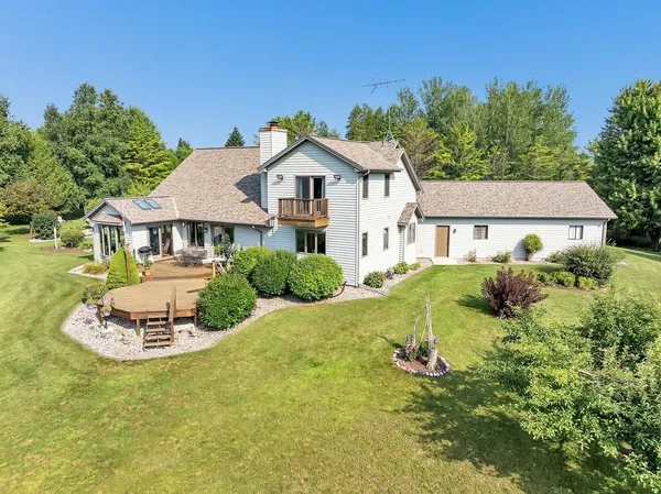 $849,900 | E6023 10th Road, Algoma, WI 54201