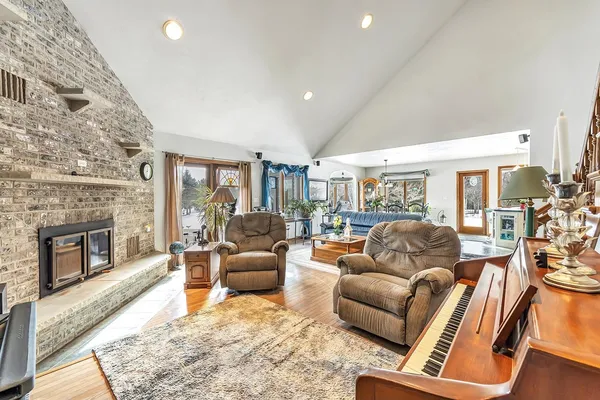 $849,900 | E6023 10th Road, Algoma, WI 54201