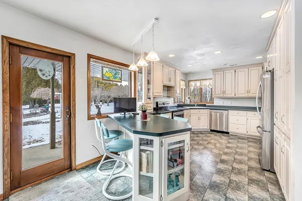 $849,900 | E6023 10th Road, Algoma, WI 54201