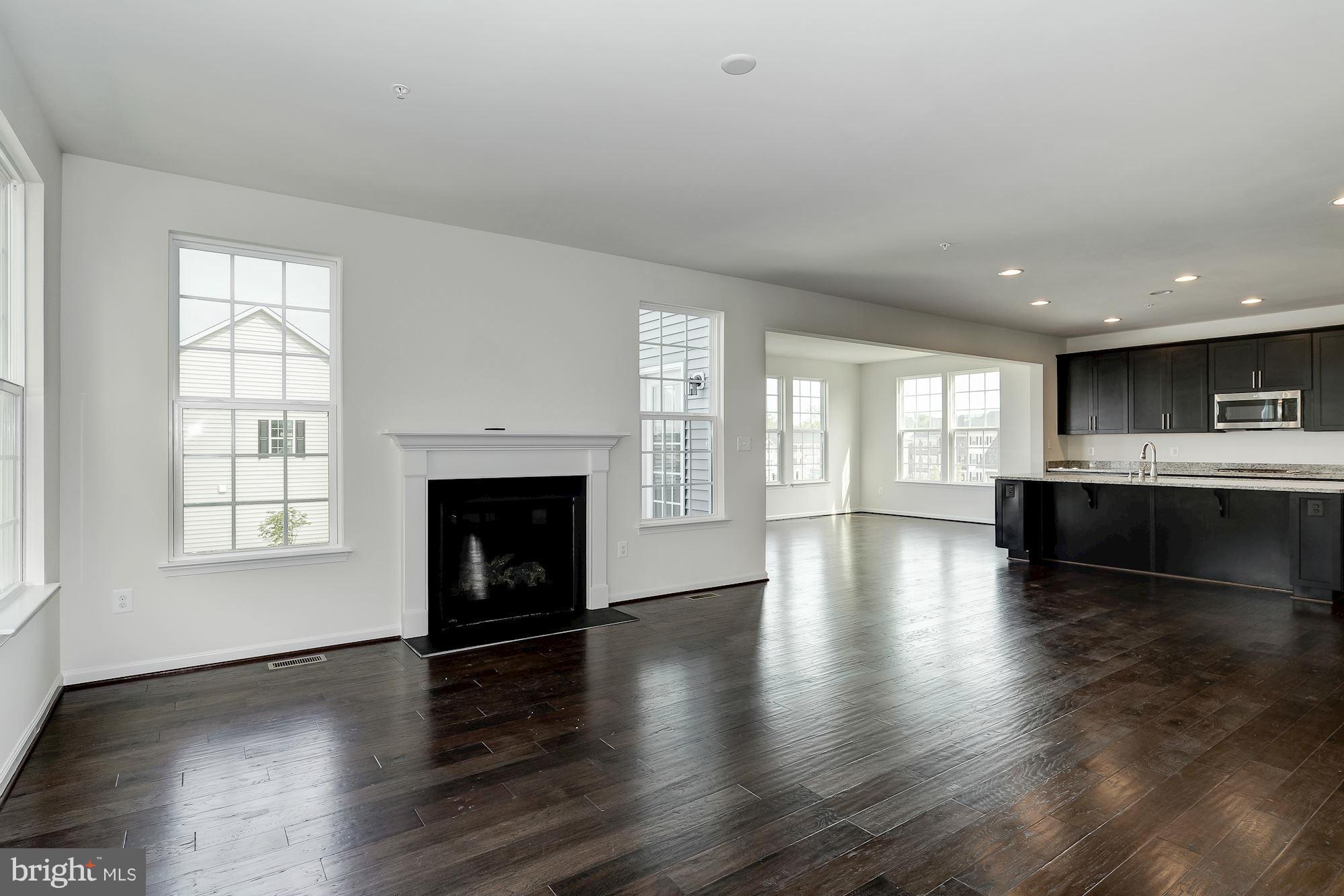 22446 Newcut Road Clarksburg, MD 20871 - Photo 11 of 30 Family Room