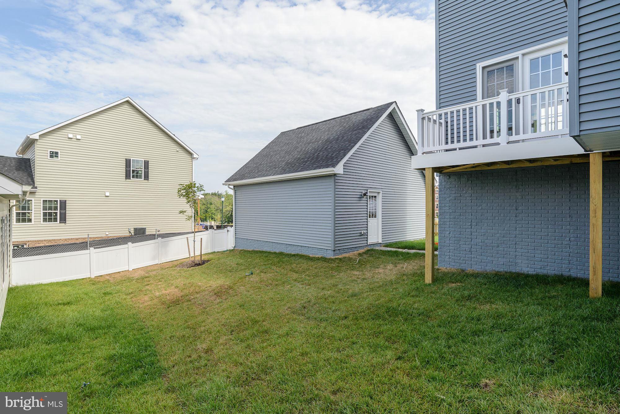 22446 Newcut Road Clarksburg, MD 20871 - Photo 29 of 30 Exterior (Rear)