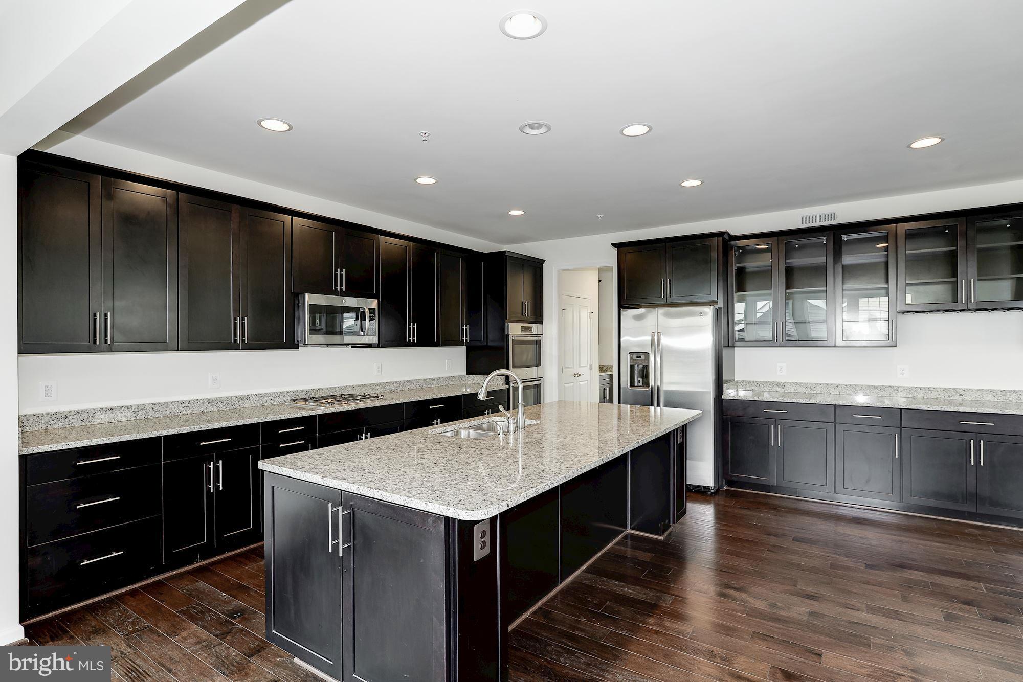 22446 Newcut Road Clarksburg, MD 20871 - Photo 8 of 30 Kitchen
