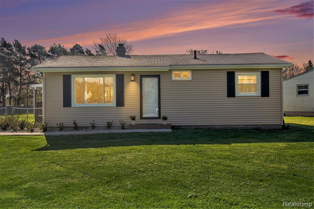 11353 Main Road Fenton, MI 48430 - Photo 16 of 17