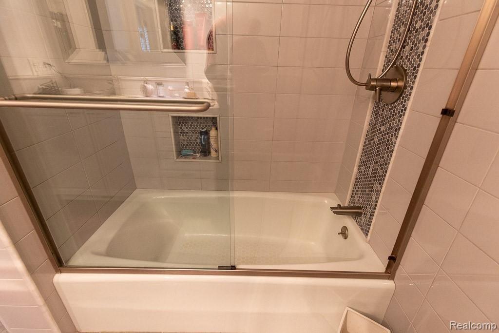 31775 Ridgeside Drive, Unit 22 Farmington Hills, MI 48334 - Photo 29 of 44