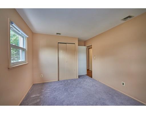 687 Bradley Road Springfield, MA 01109 - Photo 12 of 30
