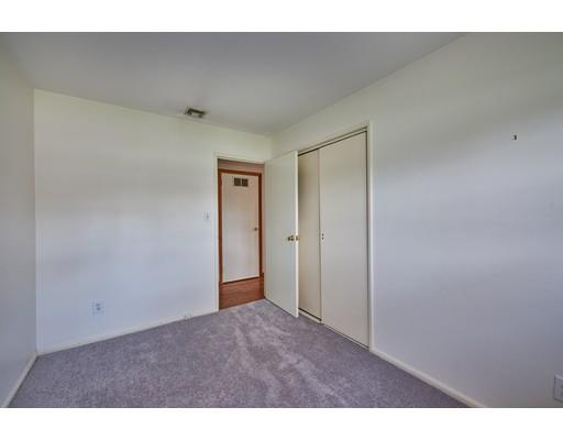 687 Bradley Road Springfield, MA 01109 - Photo 14 of 30